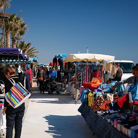 Location Les Pieds Dans L'Eau Leilighet Canet-en-Roussillon Eksteriør bilde